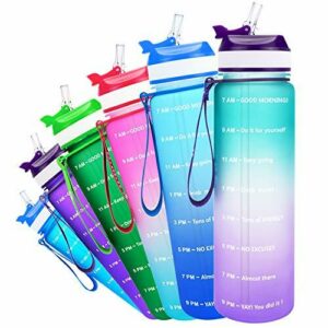 QuiFit Botella de agua de 1 litro con pajita de Tritan, con aliento para beber y colador de fruta, gran botella para gimnasio, fitness, exterior, sin BPA, color verde/violeta